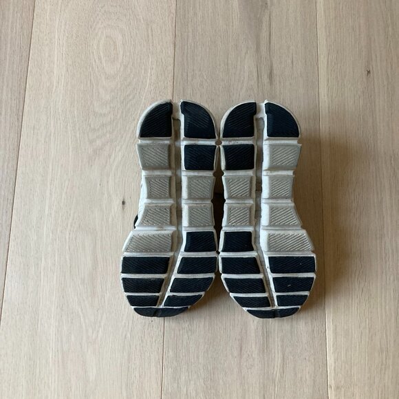 On White Cloudrunner X Running Shoes - Picture 3 of 6